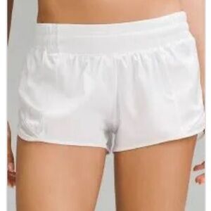 White Lululemon hotty hot shorts 2.5 in